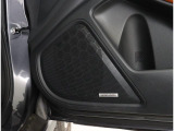harman/kardonは、音響メーカーとして有名なブランドで、通常のオーディオよりも迫力のあるクリアな音を楽しんでいただけます!!ドライブ中に音楽をよく聴かれる方には、特におすすめの装備です!