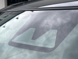 【スマートアシスト】走行中に前方の車両等を認識し、衝突しそうな時は警報とブレーキで衝突回避と被害軽減をアシスト。より安全にドライブをお楽しみいただけます。