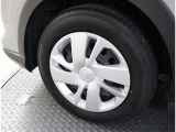 かっこいいホイールですね。 車のイメージを大きく左右するホイール部分はコダワリを持ちたいですね。