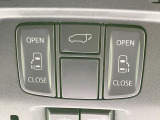 【両側パワースライドドア】スマートキーや運転席のスイッチで後席両側スライドドアの開閉が可能♪電動だから力を入れてドアを開ける必要が無く、小さなお子様でも簡単に開け閉めでき快適です♪