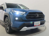 高輝度で点灯速度が速く、しかも消費電力の少ないLEDヘッドライトが装備されています!LEDの明るい光が走行中の視界の確保をサポートして、夜のドライブがより楽しく安全に運転できます♪