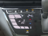 【オートエアコン】一度お好みの温度に設定すれば、車内の温度を検知し風量や温度を自動で調整。暑い&hellip;寒い&hellip;と何度もスイッチ操作をする必要はありません。快適な車内空間には必須の機能ですね♪