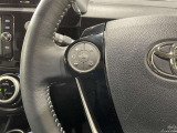 【ステアリングスイッチ】運転中に視線を前に向けたまま画面の操作できます。