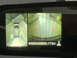 前後左右4つのカメラで、上から見たような映像をお届け、駐車時も安心、アラウンドビューモニター付(肉眼では確認し辛い左前の映像に切り替えることも可能です)。