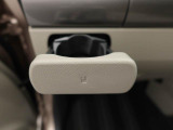 カップホルダーは運転席や助手席からちょうど手の届く位置です!!