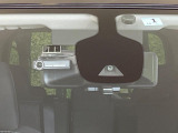 【インテリジェントエマージェンシーブレーキ】フロントカメラで前方の車両や歩行者を検知。衝突しそうな時は衝突被害軽減ブレーキが作動、衝突回避をサポート。より安全にドライブをお楽しみいただけます。