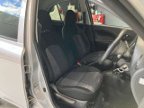 運転席、助手席です。座面も広くゆったりと座れます☆