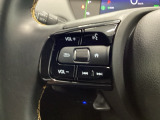 ステアリング左手側はオーディオ関連の操作スイッチです。視線を逸らすことなく運転に集中できます