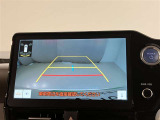 いまや必須装備「ナビゲーション」搭載!知らない場所にスイスイッとドライブ。もう、これなしではハンドルを握れませんね!でも運転中の操作は危険ですのでご注意ですね☆