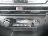 ★オートエアコン★温度設定だけで車がいつも快適に自動調整します♪風量や吹き出し口も自動で行われます。もちろんお好みの設定にも調整可能です♪