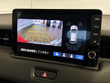 リバースギアに入れるだけで後方の表示へ切り替わります。夜間や雨の日の駐車も楽になりますよ。