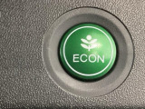 ★ECONスイッチ★ エコドライブを加速しよう!スイッチをONにすると、運転の仕方によるロスを抑え込み燃費をよくするようクルマが頑張ります(*^ー^*)燃費向上にチャレンジ♪