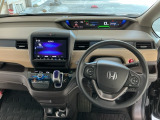【前方視界】開放的な前方視界!運転がしやすく疲れにくいです♪窓が大きく、見通しがとっても良いおクルマですよ♪