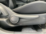 運転席はご自身の適切な運転ポジションへ移動可能なラチェットが付いております。