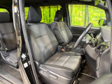 運転席シート廻りは使用感も少なく、良好な状態となっています。丁寧に使われていたことがよくわかりますね。