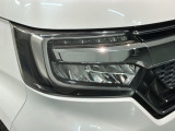 LEDヘッドライトは、点灯の瞬間から最大光量を発揮し、突然暗くなるトンネルなどでの安定感を高めます。