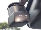 ドライブレコーダー装備です!もしもの時やあおり運転など、映像記録は証拠になるのであると安心ですね!