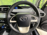 【純正革巻きステアリング】上質な革を使用することで、手にしっかり馴染みとても運転しやすいハンドルです♪