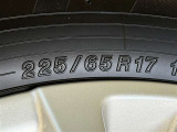 タイヤサイズは【225/65R17】