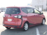 明るく広々、落ち着いた店内では、中古車のご検討・ご購入のほか、携帯電話(au)の購入等、様々なご相談に幅広く応えていきます♪