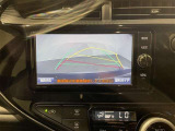 【バックモニター】駐車時に後方がリアルタイム映像で確認できます。大型商業施設や立体駐車場での駐車時や、夜間のバック時に大活躍?