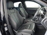 Audi車はどの車種も全てレザーハンドルです。そこにはAudiのこだわりがあり質感の高いレザーでしっかりと手に馴染み、高級感を演出します。