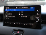 ナビゲーションはホンダコネクトディスプレイを装着しております。AM、FM、Bluetooth、フルセグTVがご使用いただけます。初めて訪れた場所でも道に迷わず安心ですね!