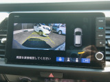 バック駐車が苦手な方や、初めてのお車で不安な方も安心。後方の映像をナビ画面に表示するため、周囲を確認しながらスムーズに駐車できます。