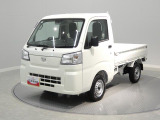 【効率的な荷台設計】三方開きのあおりを採用し、どの方向からも荷物へ手が届きます。重い荷物の積み込みも楽に行え、日々の作業負担を軽くしてくれる仕様です。