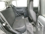 気になる汚れは「まるまるクリン」で解消! 当社の中古車はシートを外して隅々までキレイにクリーニングしてあります(但し、一部 高年式車両等は除きます)