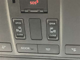 両側パワースライドドアを採用しており、運転席から簡単に開閉操作が可能です。駐車場や狭い場所でも扱いやすく、乗車時・降車時の負担を軽減します。
