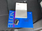 メンテナンスノート【整備記録簿】、取説も揃っています。スマートキーはバッグなどにしまったままボタン操作でエンジンの始動・停止ができて大変便利です。