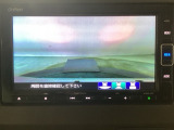【バックカメラ】運転が苦手な方も車庫入れラクラクです!ギアをリバースに入れれば自動的に切り換わりますので、面倒な操作は不要です♪狭い駐車場もお車を傷つけず安心ですね!