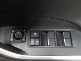 全席オートパワーウィンドウ☆窓の全閉全開が自動で出来るので便利ですよ♪