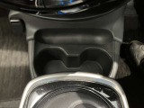 運転席側にドリンクホルダーあります!運転中でも手が届きやすい位置にあって便利です♪