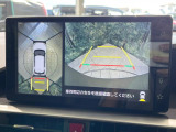 【パノラマモニター】専用のカメラにより、上から見下ろしたような視点で360度クルマの周囲を確認することができます☆死角部分も確認しやすく、狭い場所での切り返しや駐車もスムーズに行えます。