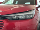 LEDヘッドライトは、点灯の瞬間から最大光量を発揮し、突然暗くなるトンネルなどでの安定感を高めます。