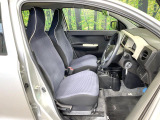 運転席シート廻りは使用感も少なく、良好な状態となっています。丁寧に使われていたことがよくわかりますね。運転席シート廻りは使用感も少なく、良好な状態となっています。丁寧に使われていたことがよくわかります