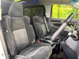 運転席シート廻りは使用感も少なく、良好な状態となっています。丁寧に使われていたことがよくわかりますね。