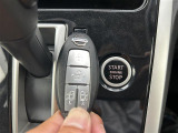 【スマートキー(エンジンスタートストップスイッチ)】スマートキー(電子キー)を持っていれば、スイッチを押すだけでエンジンをかけることができます!