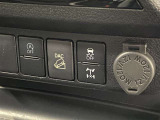 【安心の4WD】こちらのお車は4WD車です♪車の4輪全てを動かすことにより、2WD車に比べてすぐれた発進性能を備えております!雪が多い地域の方は4WDの方がより快適な運転をすることが出来ます☆