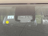 【トヨタセーフティセンス】走行中に前方の車両等を認識し、衝突しそうな時は警報とブレーキで衝突回避と被害軽減をアシスト。より安全にドライブをお楽しみいただけます。