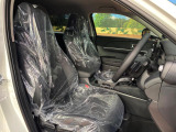 運転席シート廻りは使用感も少なく、良好な状態となっています。前オーナー様が丁寧に使っていたことがよくわかりますね。