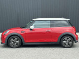 【MINI NEXT 認定中古車】安心の保証プログラムや延長保証など、MINI NEXT車両をご購入いただいたオーナーの皆様に、より快適なMINIライフを楽しんでいただくためのユニークなサービスをご用意しております。