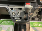 ご納車前に納車点検(法定12ヶ月点検相当)を実施し、基本性能に関わる機能や状態を徹底的に点検します。