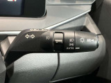 車外の明るさに応じでライトを点灯、消灯してくれるオートライト機能です☆お天気の良い昼間のトンネル走行などオートにしてると便利で安心です☆エンジン停止時にライトの消し忘れも無くなります☆