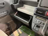 店内では季節で変わるダイハツオリジナルの美味しいスイーツとドリンクでおもてなしいたします。