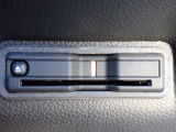 ■【ETC車載器】が装備されています。セットアップをしてお渡しとなり、ETCカードを差し込むだけで高速道路の利用が可能です。