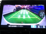 バックカメラの画像です。ガイドラインがスムースな車庫入れをサポートいたします。車庫入れの安心感がアップしますね。