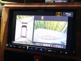 【パノラミックビューモニター】専用のカメラにより、上から見下ろしたような視点で360度クルマの周囲を確認することができます☆死角部分も確認しやすく、狭い場所での切り返しや駐車もスムーズに行えます。